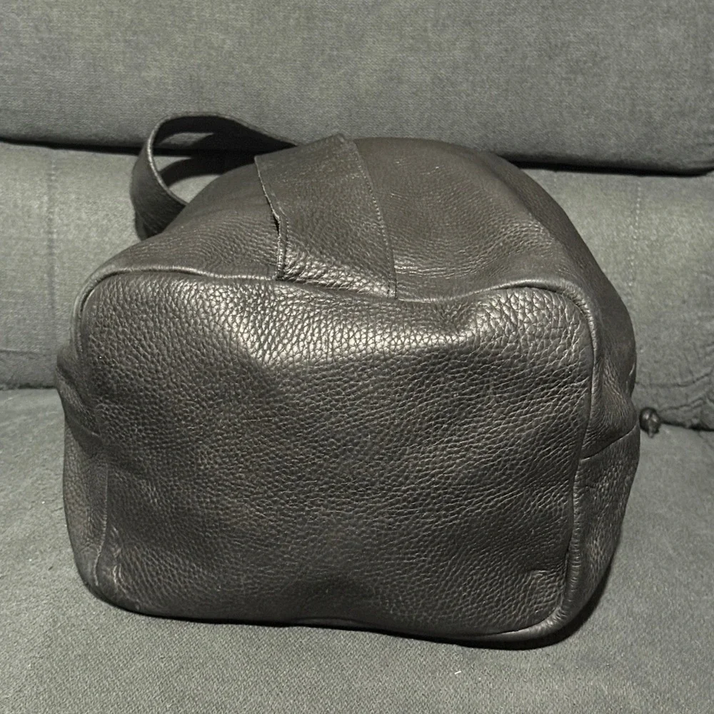 Coccinelle Leather Drawstring bag with sewn in strap - Picture 4 of 6